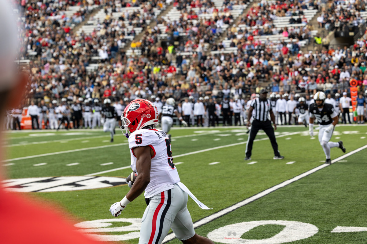 WR, RaRa Thomas